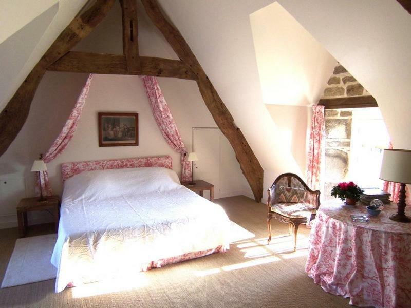 Manoir De Kerguereon Bed and Breakfast Ploubezre Exteriör bild